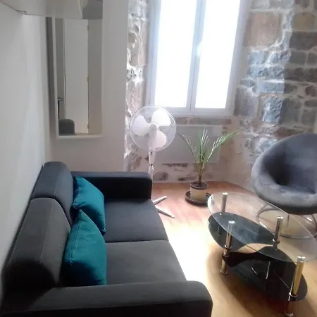Διαμέρισμα Confortable Et Calme *